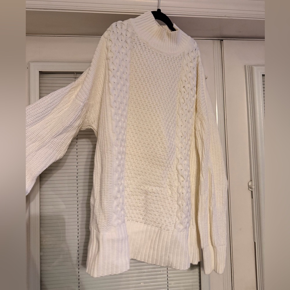 Gap Cozy White Cable Knit Sweater